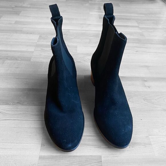 Her by Anthony Veer Suede Leather Ankle Boots Size 8 NWOT - Picture 1 of 5